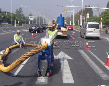 公路道路標線清理拋丸機，馬路標線打毛除銹清理方案—青島普華重工